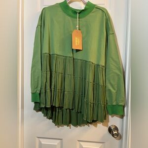 🦋 NWT Listicle Green one in a million babydoll Tiered Tunic Top size large